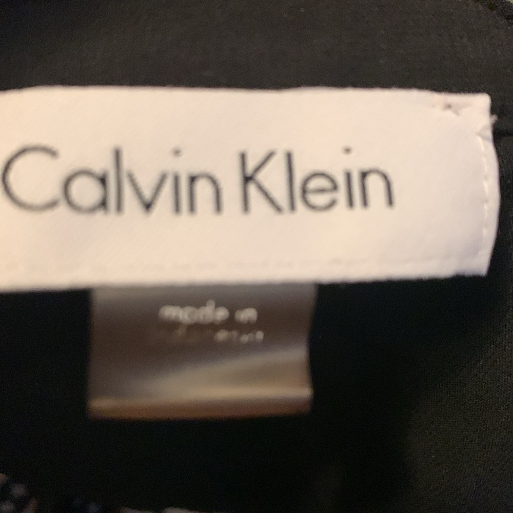 Calvin Klein Black and White Sleeveless Women's Top keyhole neckline EUC - Picture 4 of 4